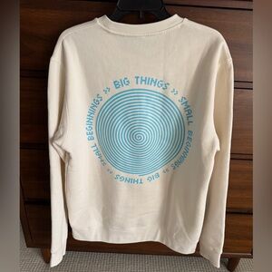 Aptive Cream Sweatshirt with Blue Graphic size L